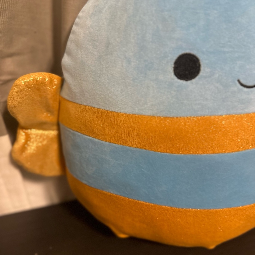 🌼NWT Squishmallow Queen Bee 14” Blue and Yellow Bumble Bee - Picture 8 of 11